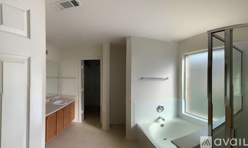 Fort Worth House: 1604 Desperado Road