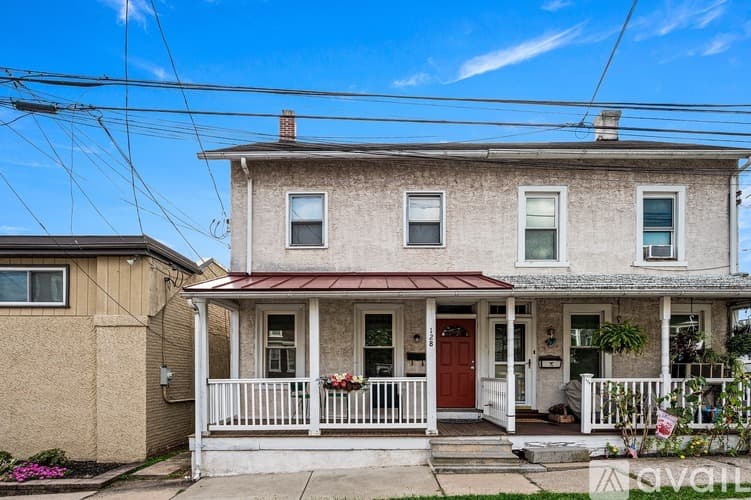 Royersford Apartment: 128 Adams Street