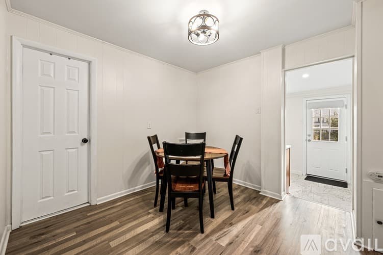 Royersford Apartment: 128 Adams Street