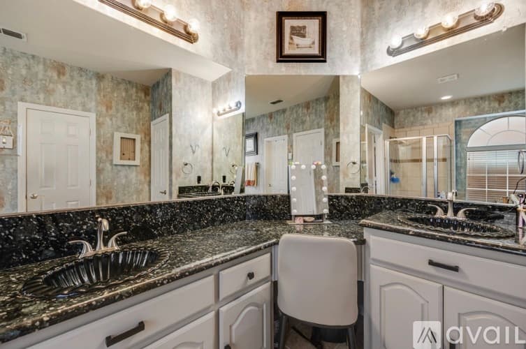Fort Worth House: 4532 Tacoma Terrace
