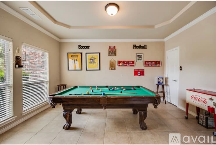 Fort Worth House: 4532 Tacoma Terrace