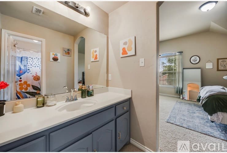Fort Worth House: 4532 Tacoma Terrace