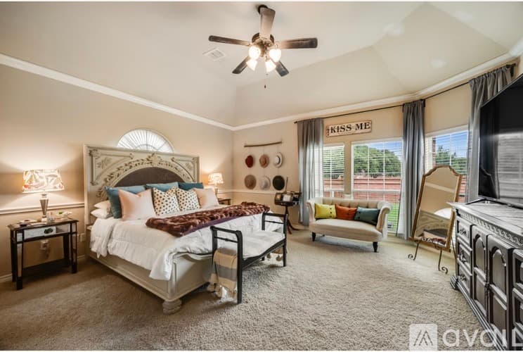 Fort Worth House: 4532 Tacoma Terrace