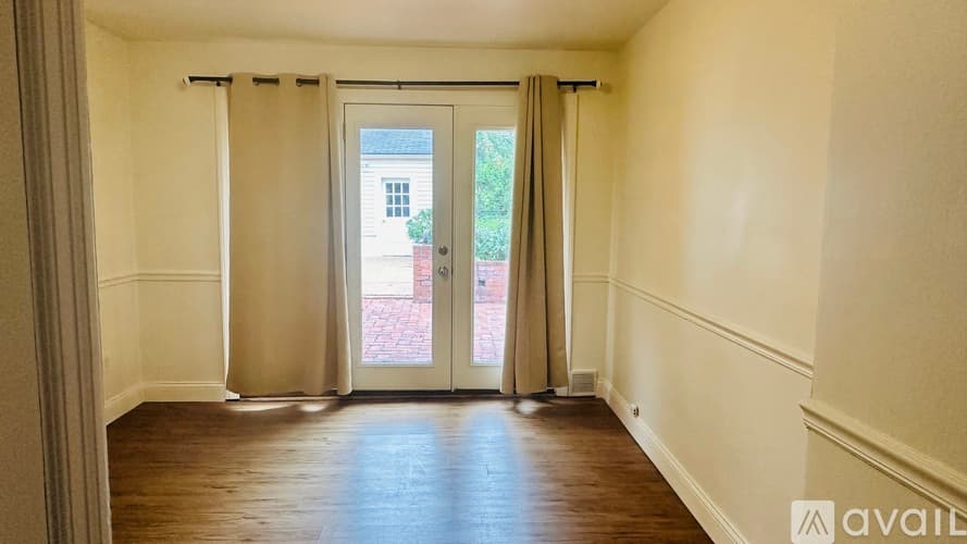 Brentwood House: 8506 Eulalie Avenue