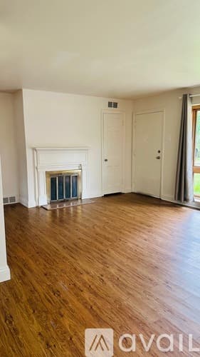 Brentwood House: 8506 Eulalie Avenue