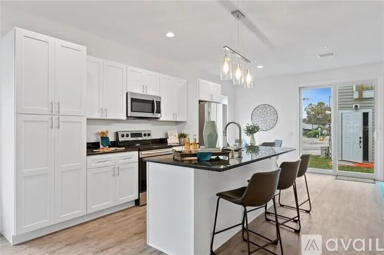 Clearwater Townhome: 1277 Park St