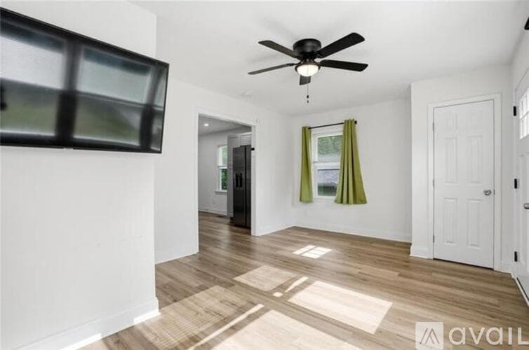 Atlanta House: 320 Camfield Court Southwest