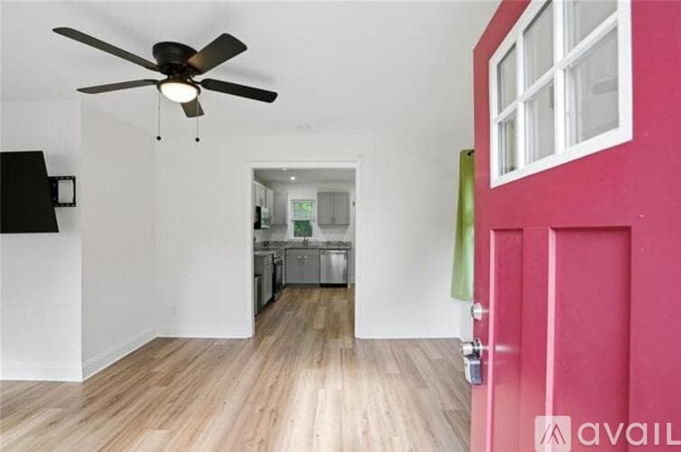 Atlanta House: 320 Camfield Court Southwest