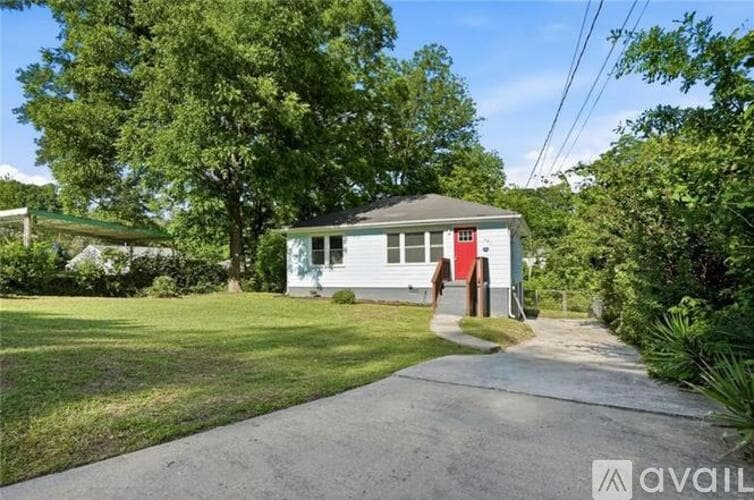 Atlanta House: 320 Camfield Court Southwest