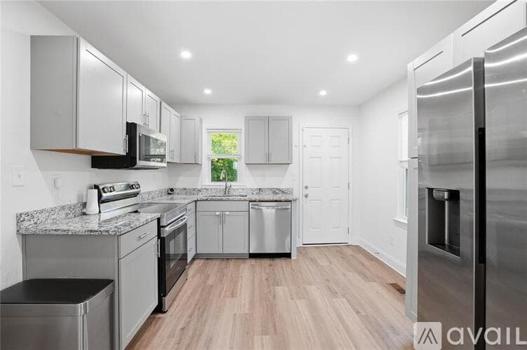 Atlanta House: 320 Camfield Court Southwest