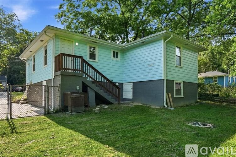 Atlanta House: 320 Camfield Court Southwest