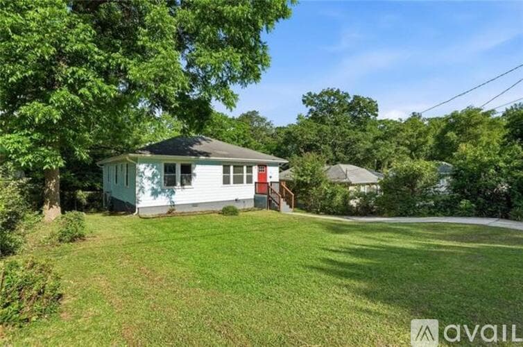 Atlanta House: 320 Camfield Court Southwest