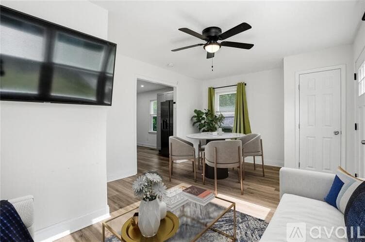 Atlanta House: 320 Camfield Court Southwest