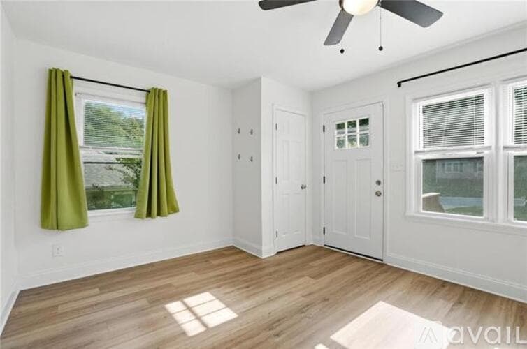 Atlanta House: 320 Camfield Court Southwest