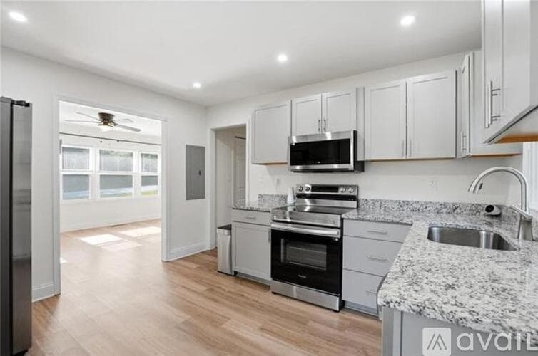 Atlanta House: 320 Camfield Court Southwest