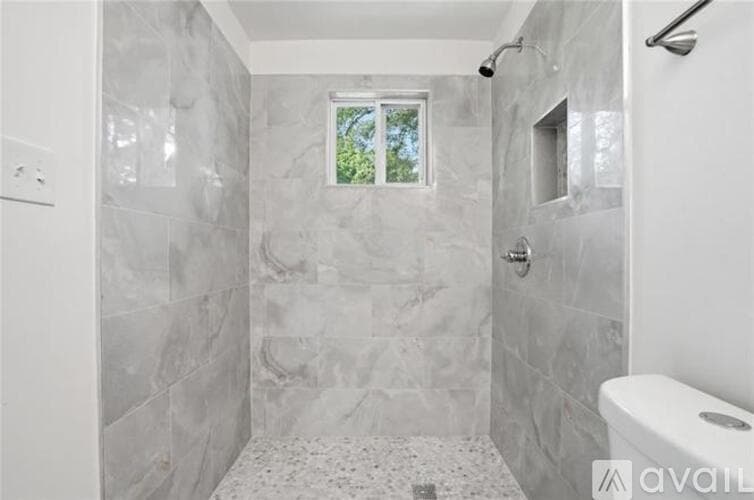 Atlanta House: 320 Camfield Court Southwest