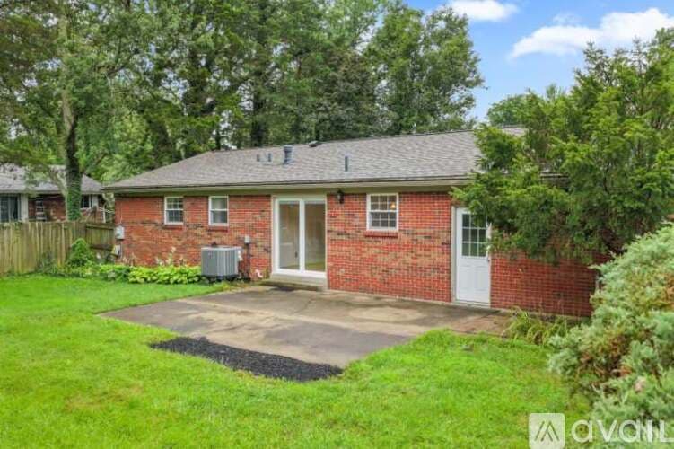 Cincinnati House: 1658 Yellowglen Drive