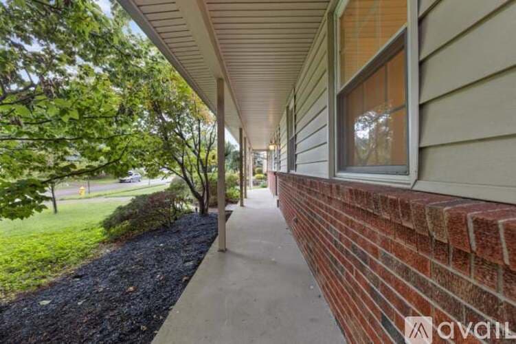 Cincinnati House: 1658 Yellowglen Drive