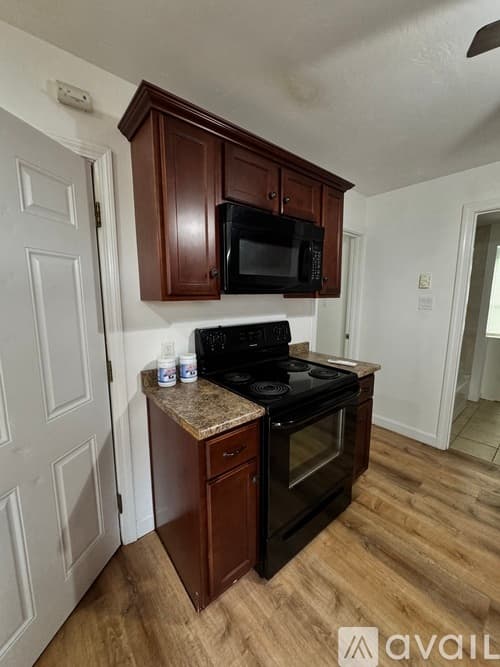 Southbridge Apartment: 35 Charlton Street