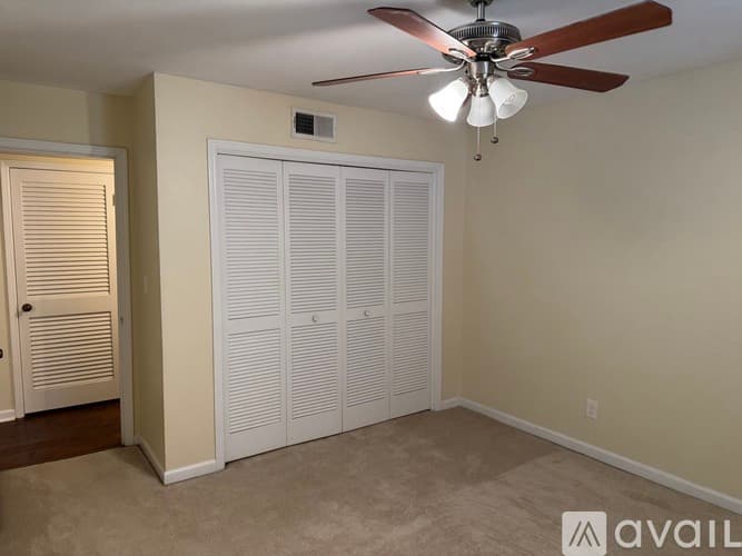 Atlanta Condo: 182 Amherst Place Northwest
