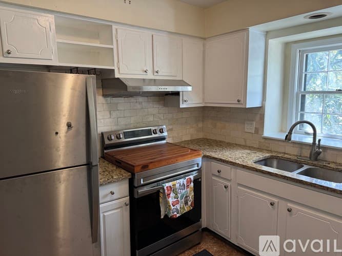 Atlanta Condo: 182 Amherst Place Northwest