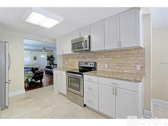 Clearwater House: 1235 Lakeview Road