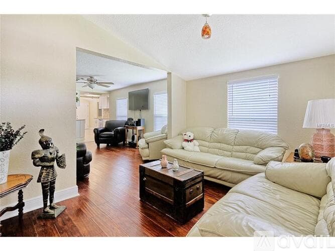 Clearwater House: 1235 Lakeview Road