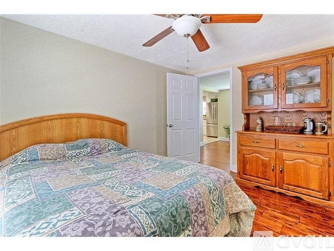 Clearwater House: 1235 Lakeview Road