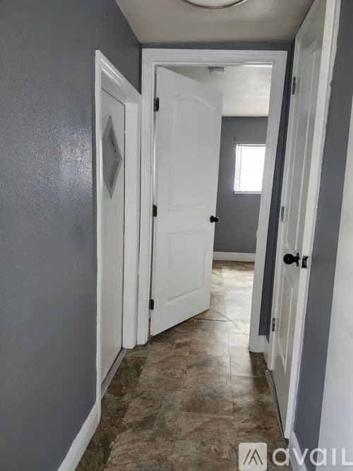 Gibsonton Apartment: Davis Street