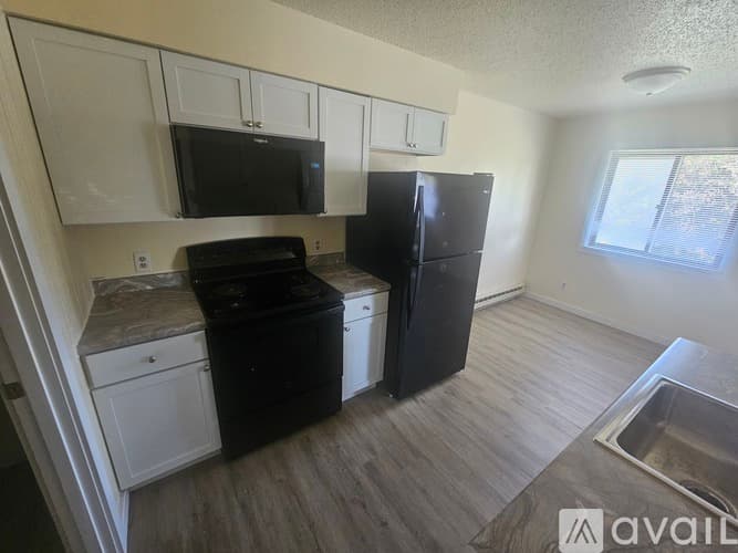 La Crosse Apartment: 1749 Bainbridge St