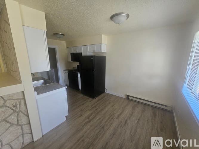 La Crosse Apartment: 1749 Bainbridge St