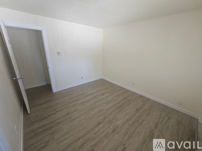 La Crosse Apartment: 1749 Bainbridge St