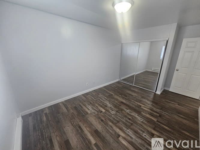 La Crosse Apartment: 1731 La Cres St