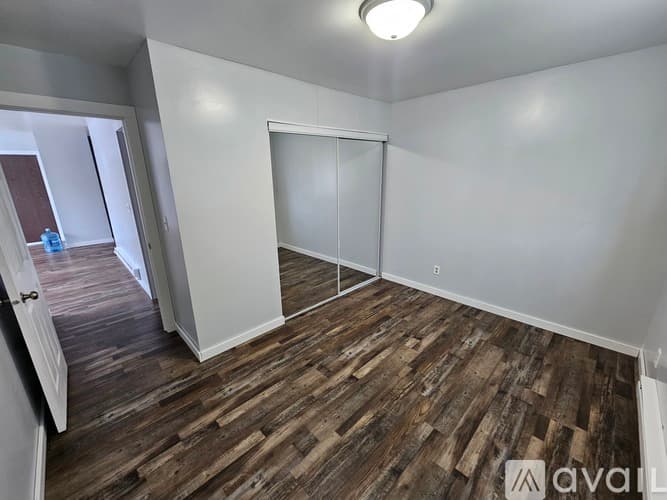 La Crosse Apartment: 1731 La Cres St