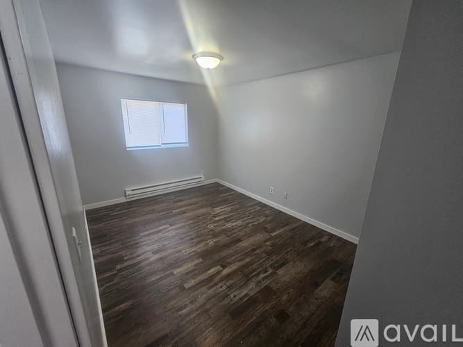 La Crosse Apartment: 1731 La Cres St