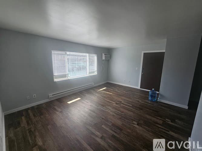 La Crosse Apartment: 1731 La Cres St