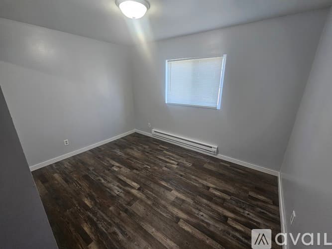 La Crosse Apartment: 1731 La Cres St