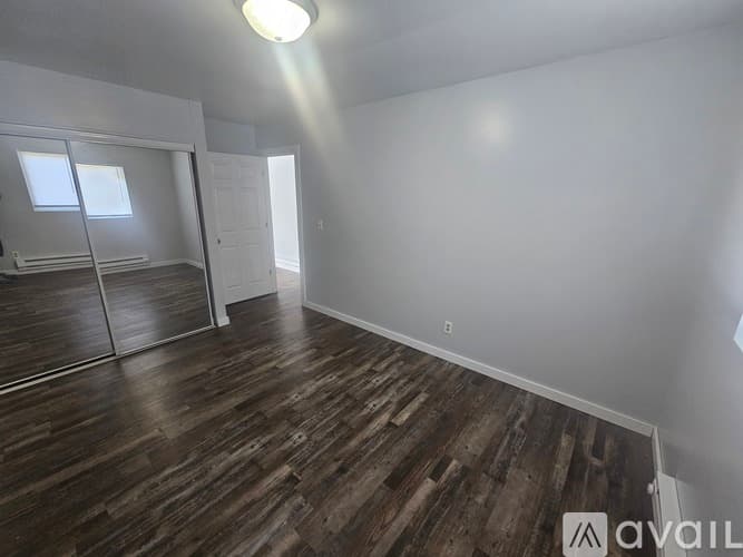 La Crosse Apartment: 1731 La Cres St