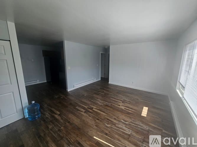 La Crosse Apartment: 1731 La Cres St