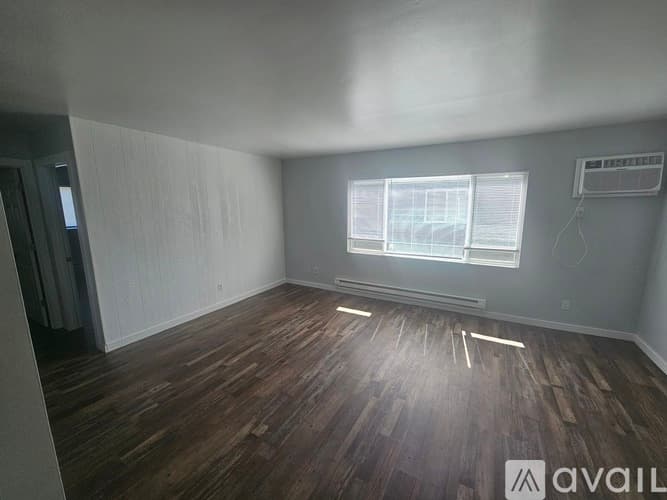 La Crosse Apartment: 1731 La Cres St