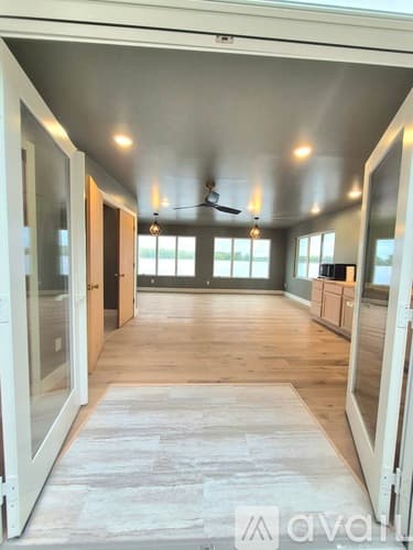 Kimball House: 16541 Carnelian Rd