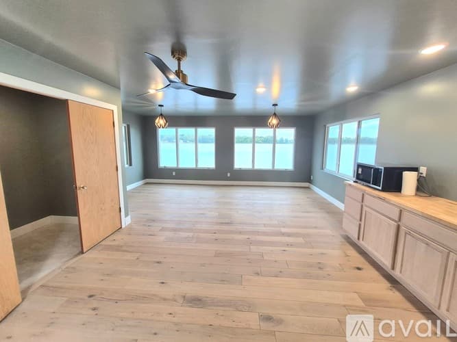 Kimball House: 16541 Carnelian Rd