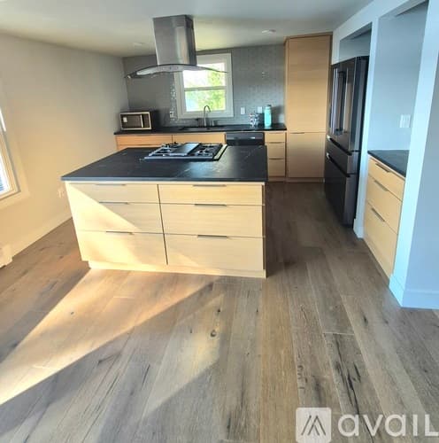 Kimball House: 16541 Carnelian Rd