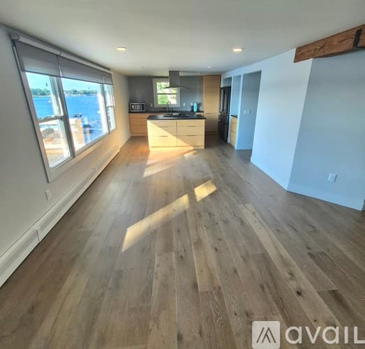 Kimball House: 16541 Carnelian Rd