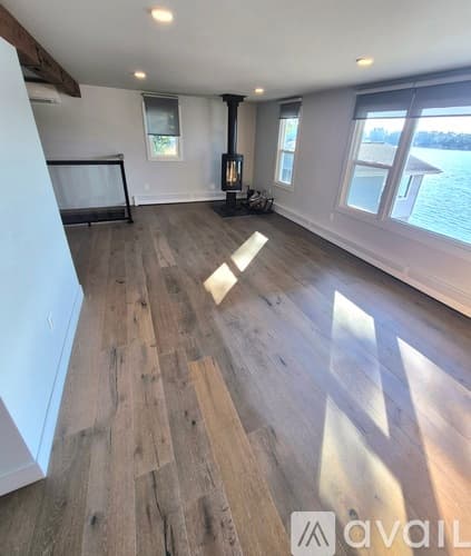 Kimball House: 16541 Carnelian Rd