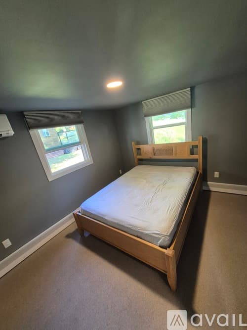 Kimball House: 16541 Carnelian Rd