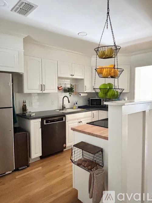 Fort Worth House: 2732 6th Avenue