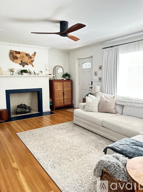 Fort Worth House: 2732 6th Avenue