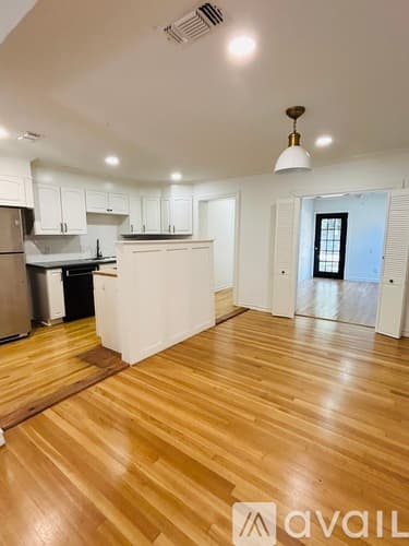 Fort Worth House: 2732 6th Avenue