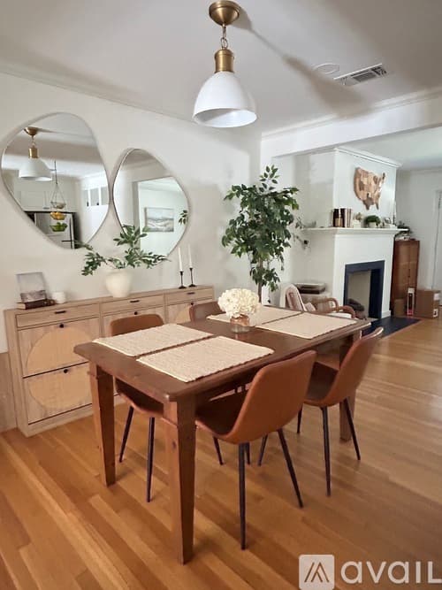 Fort Worth House: 2732 6th Avenue